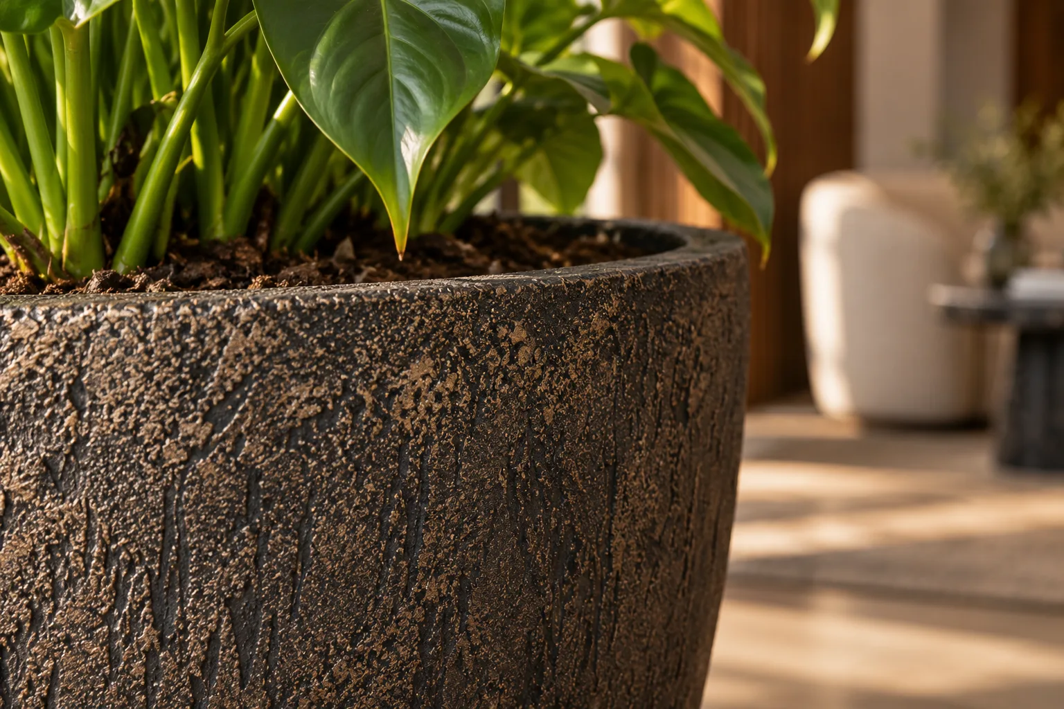 Fioriera Vaso in Fibra di Vetro "Emilio" – Fioriera Conica in finitura Texture Lavorata — vista 12 di 12