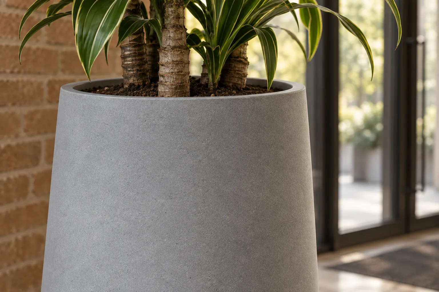 Fioriera Vaso Alto in Fibra di Vetro "Pancia Alta" – Design Moderno per Interno ed Estern in finitura Alte — vista 8 di 12