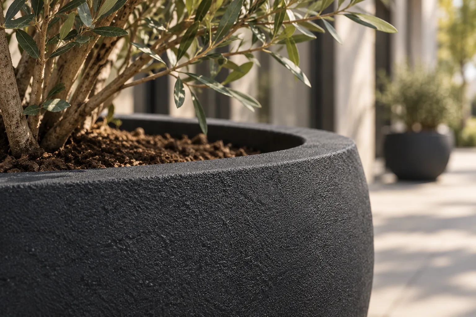 Fioriera Vaso in Fibra di Vetro "Albert" – Ciotola Sferica in finitura Effetto Roccia Vulcanica — vista 10 di 12